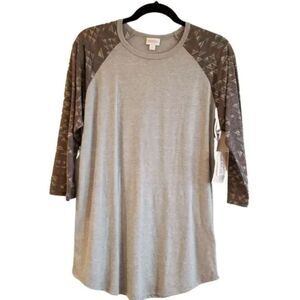 Medium LuLaRoe Randy Shirt